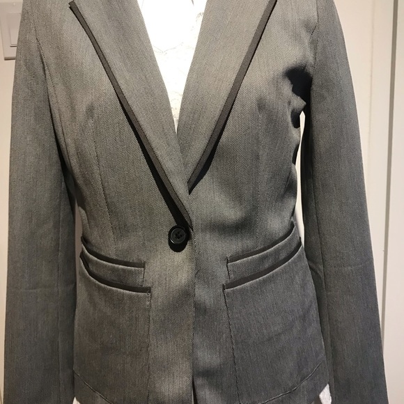 Halogen grey beautiful blazer - Picture 2 of 6